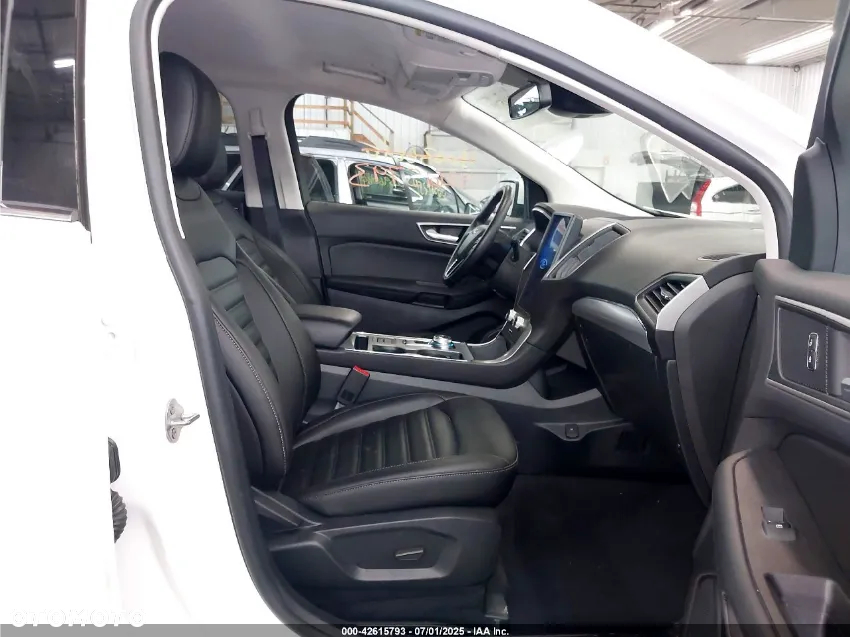 Ford Edge - 10