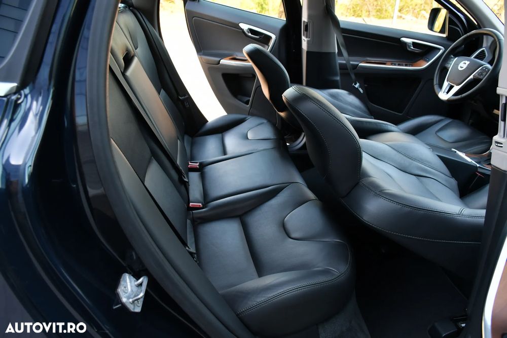 Volvo XC 60 D5 AWD Geartronic Summum - 23