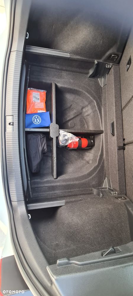 Volkswagen Golf Sportsvan - 25