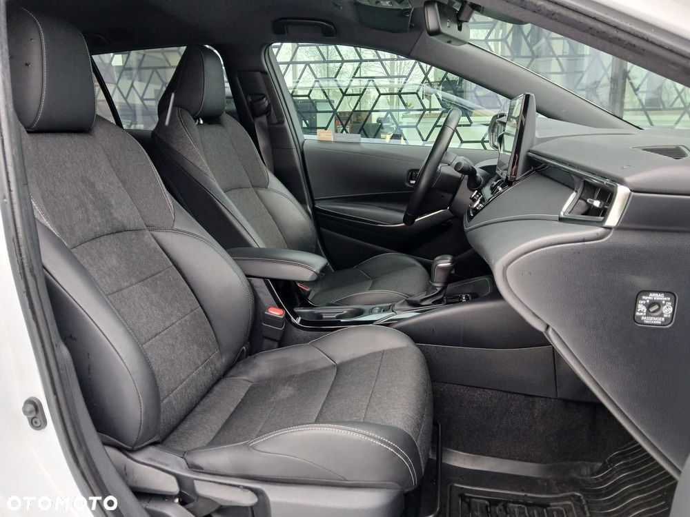 Toyota Corolla 1.8 Hybrid Style - 25