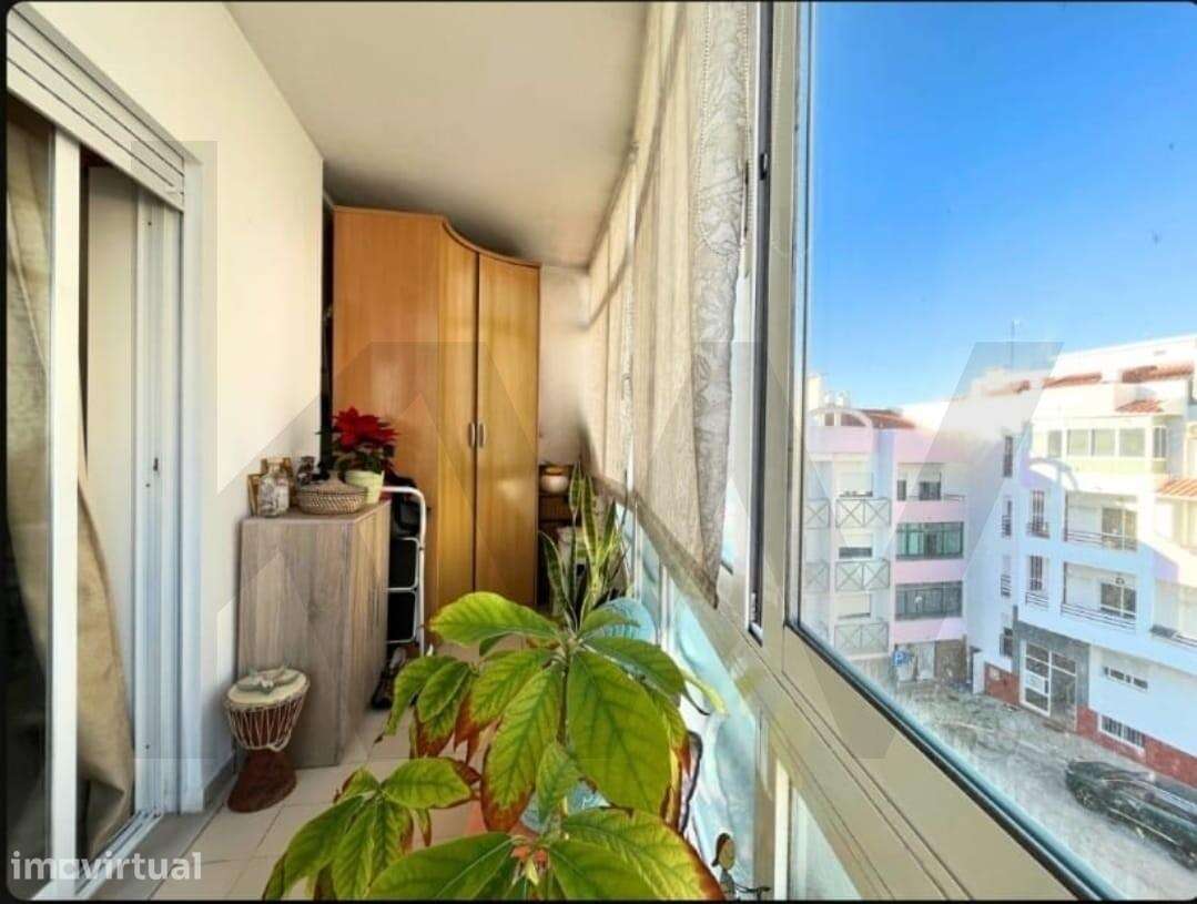 T3 na Caparica | Último Andar | Varandas | Lareira | Arrecadação​​​​​​ - Grande imagem: 3/21