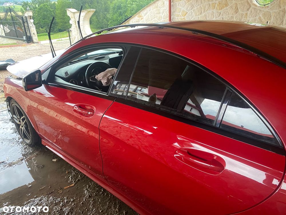 Mercedes-Benz CLA 220 4-Matic AMG Line - 6