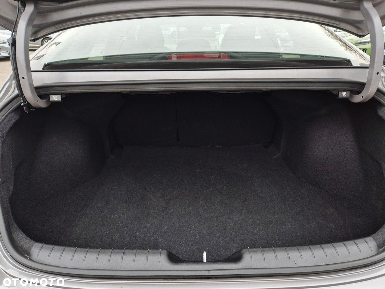 Hyundai Elantra - 31
