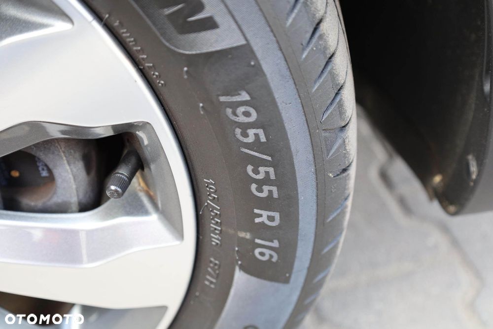Kia Stonic 1.0 T-GDI M - 11
