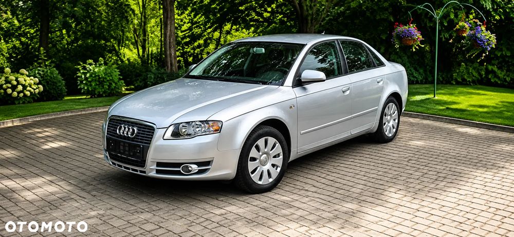 Audi A4 Limousine - 4