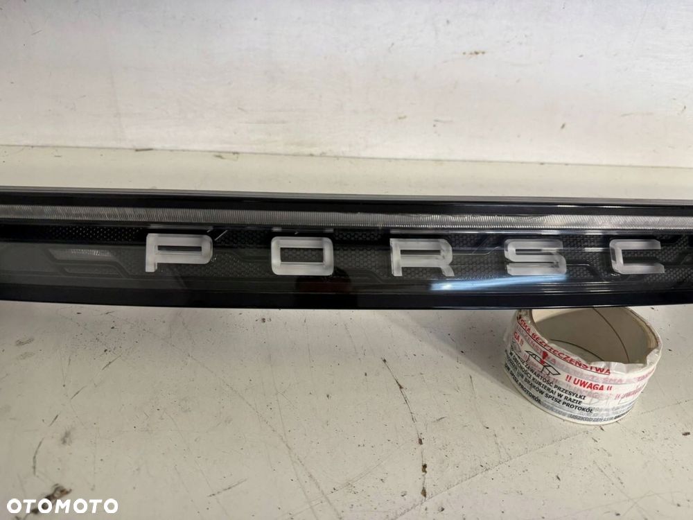 blenda klapy bagażnika taycan 9j1 eu - 3