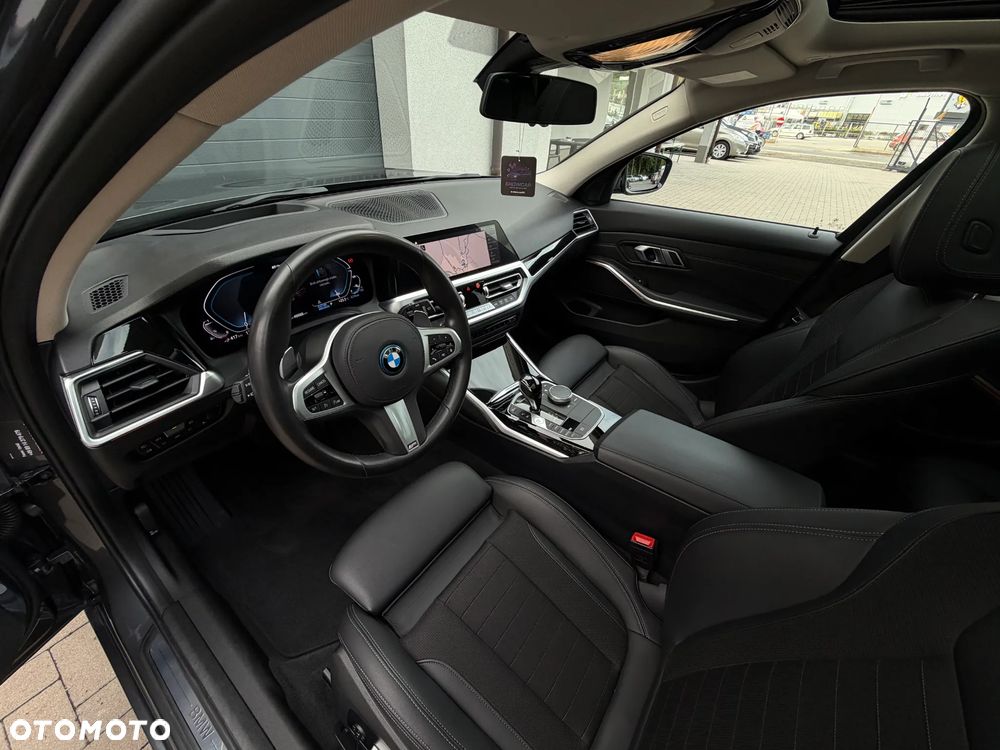 BMW Seria 3 330e xDrive Sport Line - 25