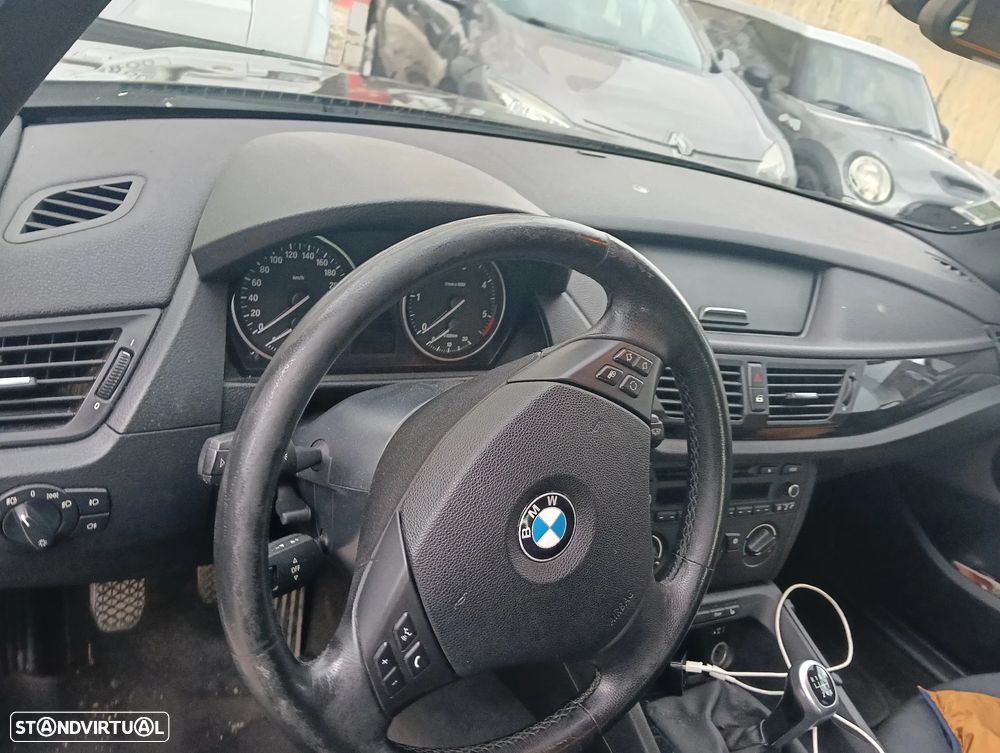 BMW X1 sDrive18d Sport Line - 7