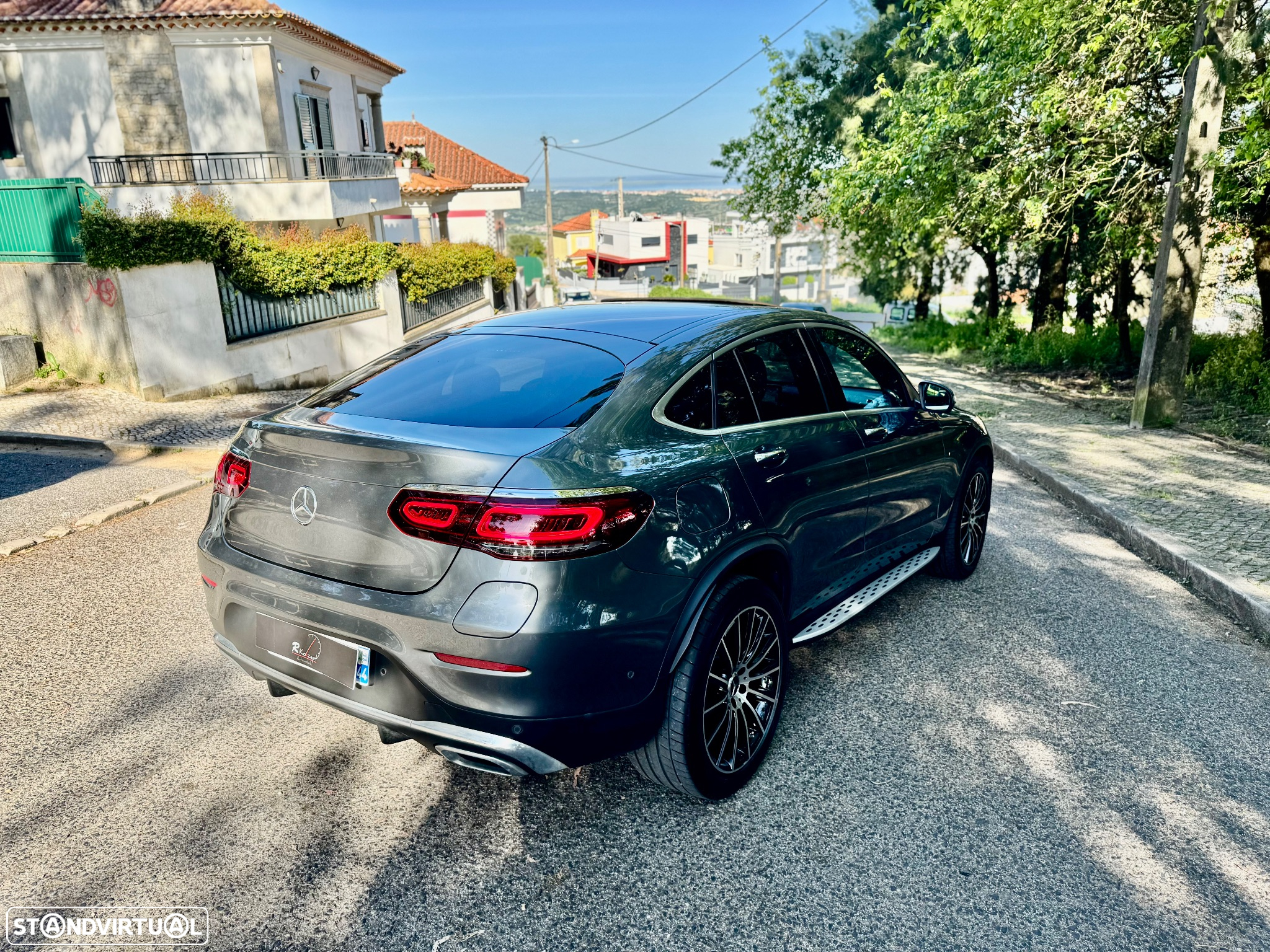 Mercedes-Benz GLC 300 Coupe de 4Matic 9G-TRONIC AMG Line Plus - 10