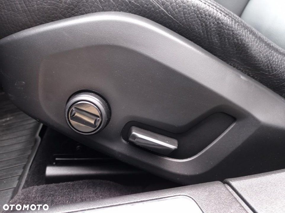 Volvo V90 Cross Country - 13