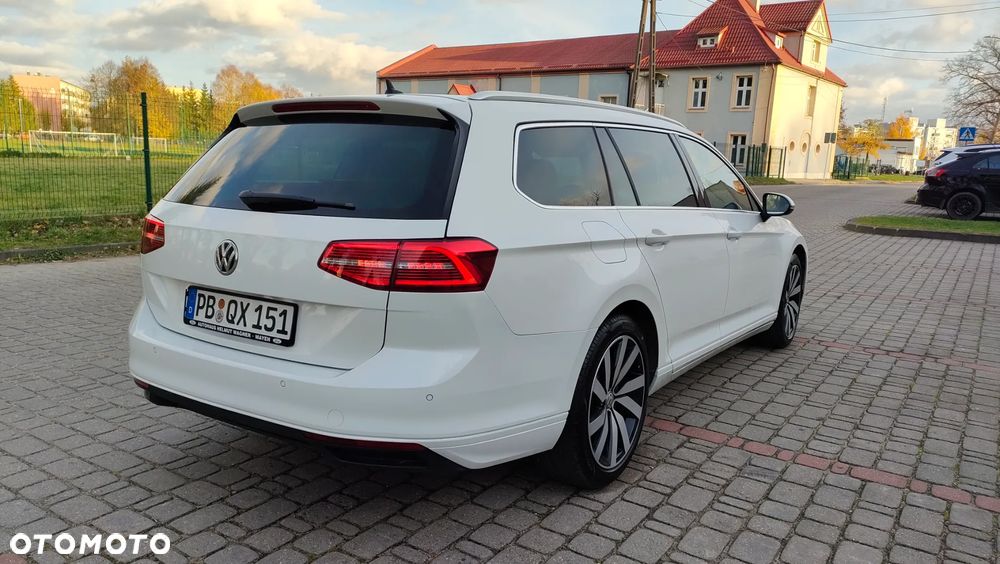 Volkswagen Passat 2.0 TDI SCR DSG Comfortline - 4