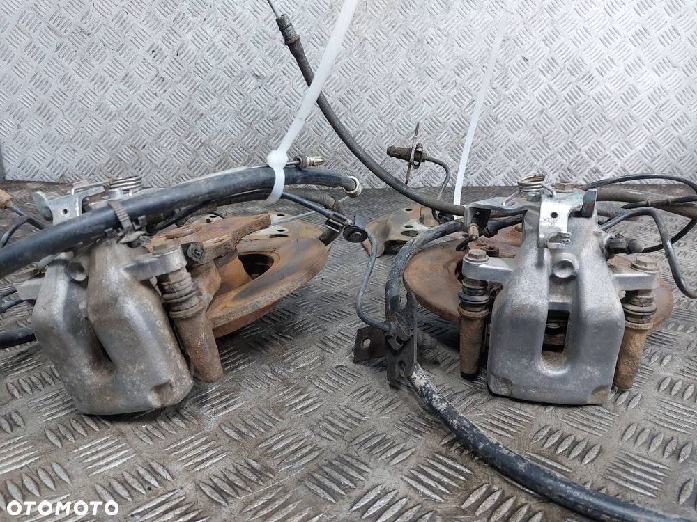 TARCZE HAMULCOWE TYŁ + KLOCKI + ZACISKI CITROEN C4 I ID: 238159 - 3