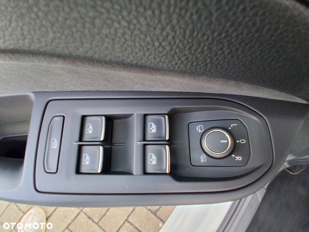 Volkswagen Golf 1.5 TSI EVO Style - 31