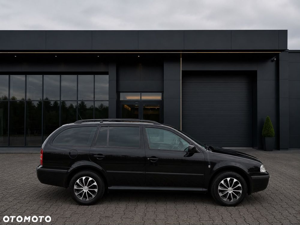 Skoda Octavia 1.6 Tour - 12
