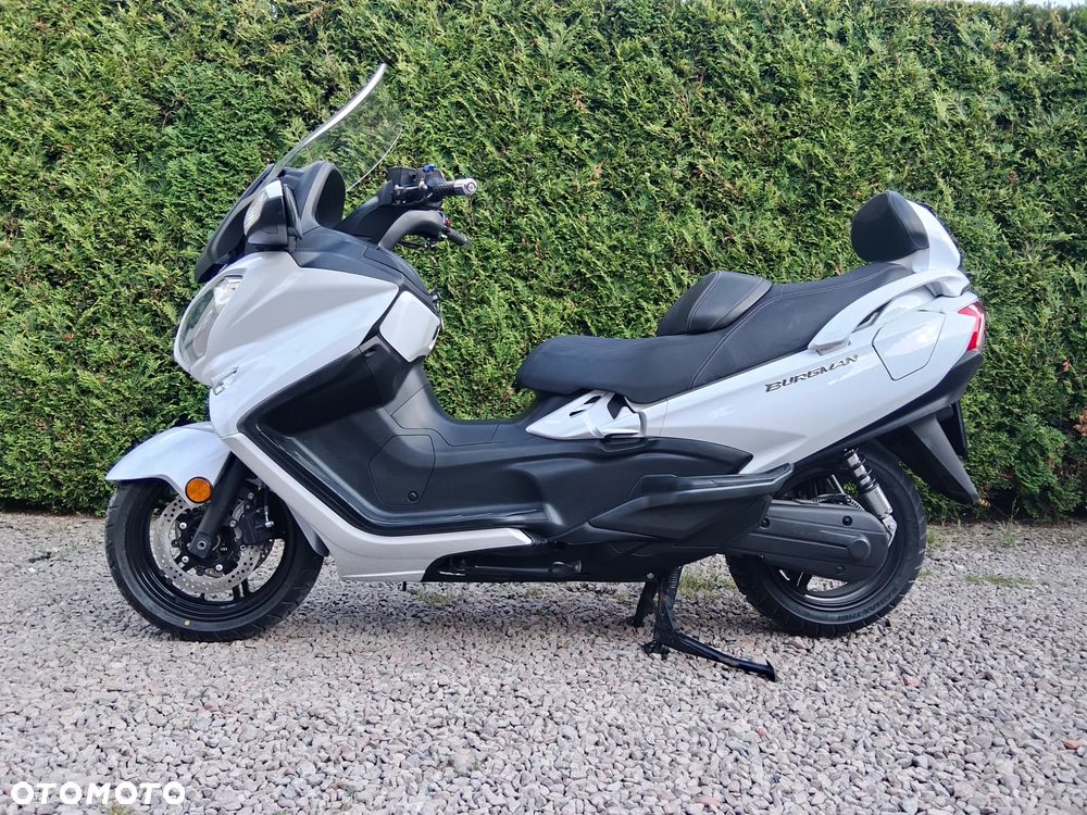 Suzuki Burgman - 24