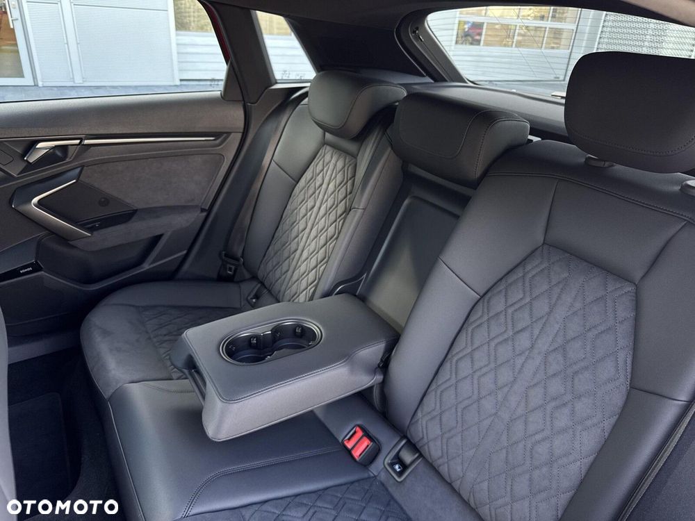 Audi RS3 Sportback - 16
