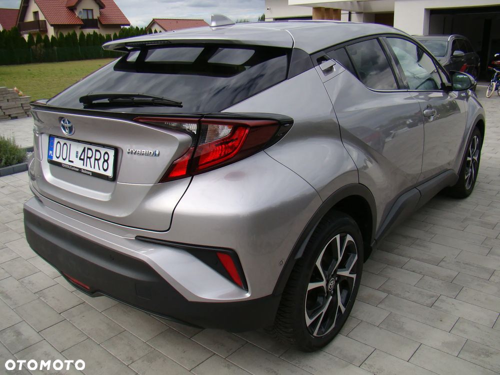 Toyota C-HR 1.8 Hybrid Team Deutschland - 11
