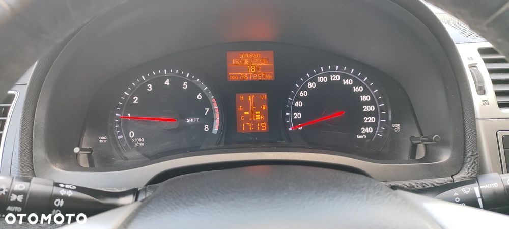 Toyota Avensis 1.8 Sol - 9