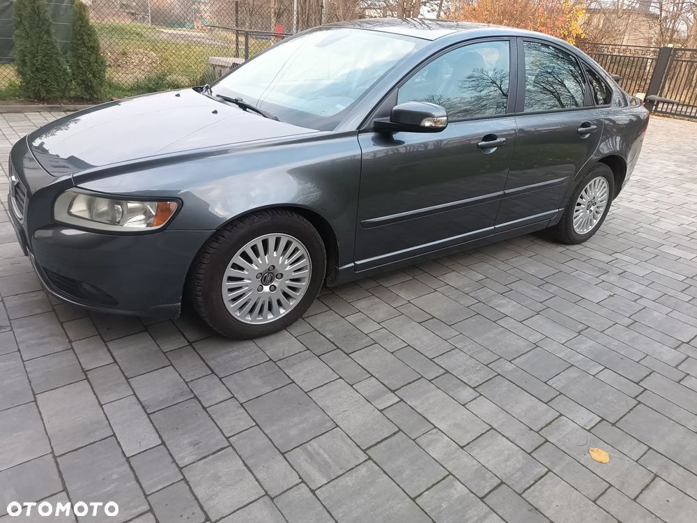 Volvo S40 2.0D DPF Powershift Momentum - 1