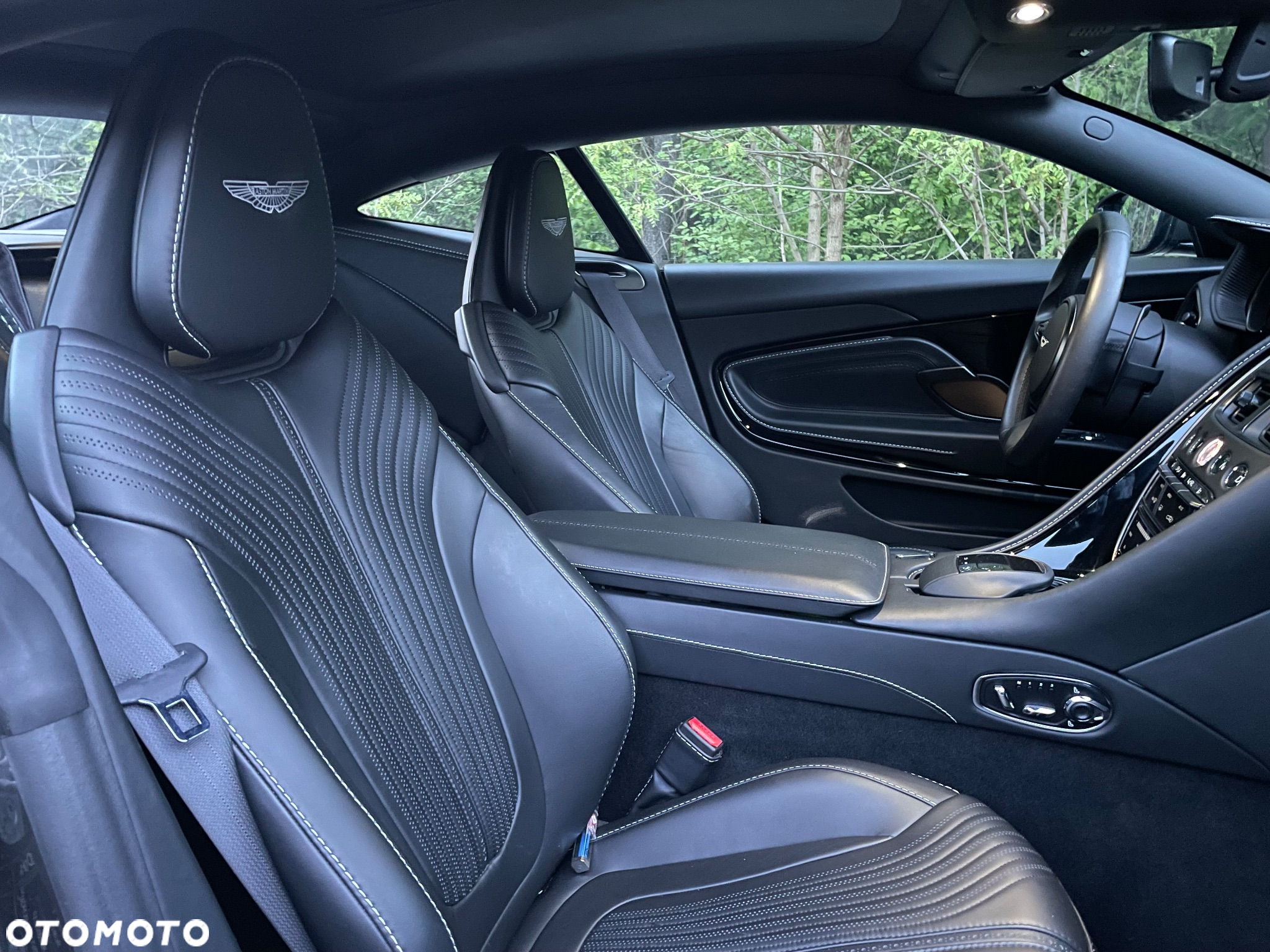 Aston Martin DB11 V8 - 19