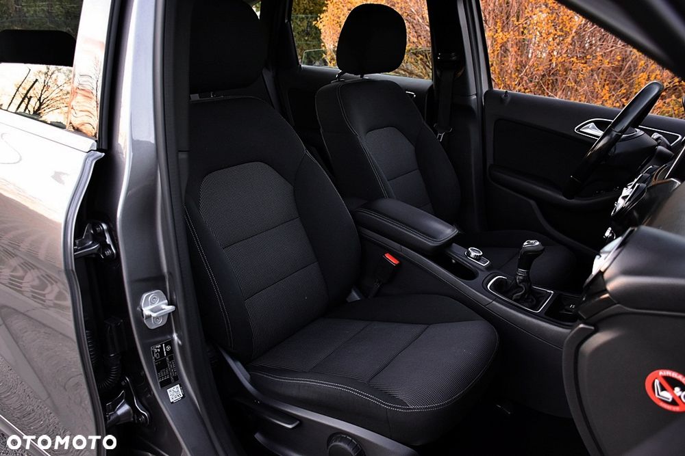 Mercedes-Benz Klasa B 180 BlueEFFICIENCY Edition Style - 29