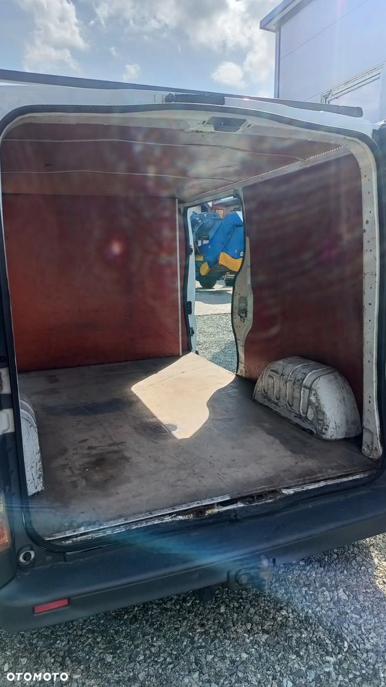 Opel Vivaro - 16