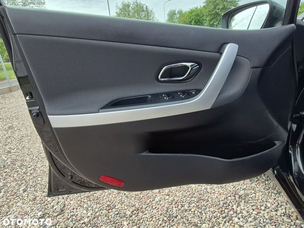 Kia Ceed - 33