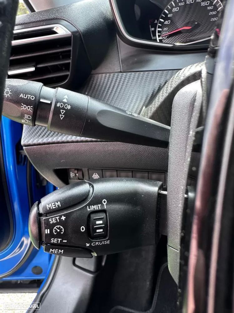 Peugeot 2008 1.2 PureTech Allure Pack - 46