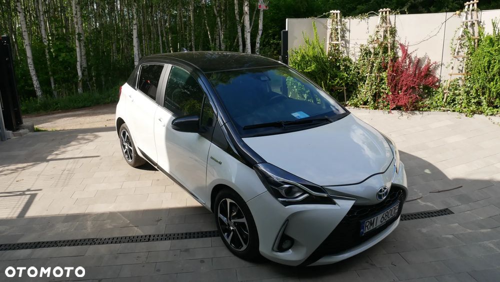 Toyota Yaris Hybrid 100 Selection Platinum - 6