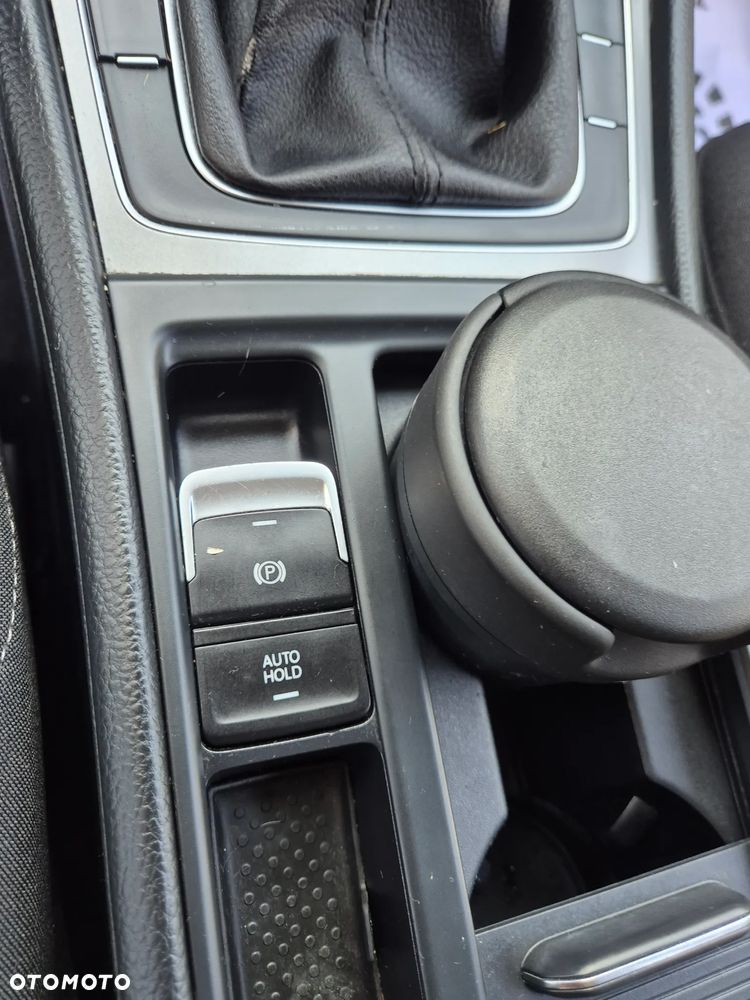 Volkswagen Golf - 29