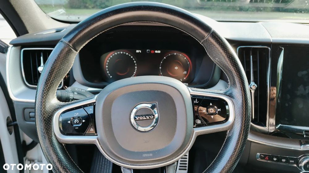 Volvo XC 60 D3 R-Design - 11
