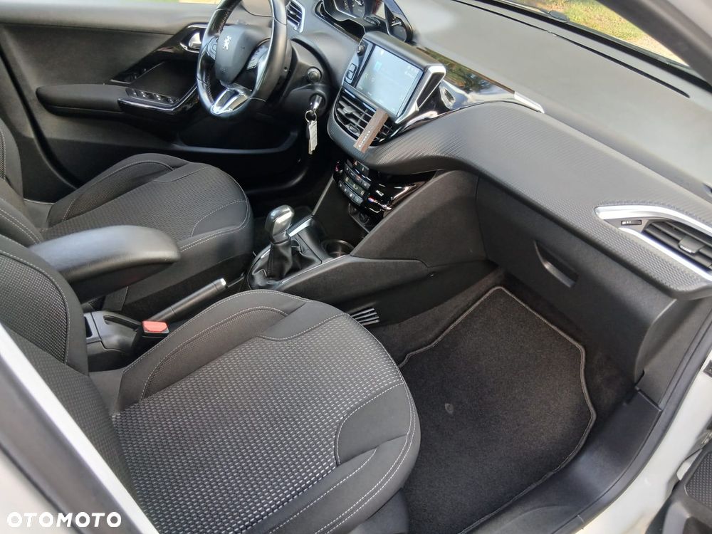 Peugeot 208 Blue-HDi 100 Stop&Start Style - 32