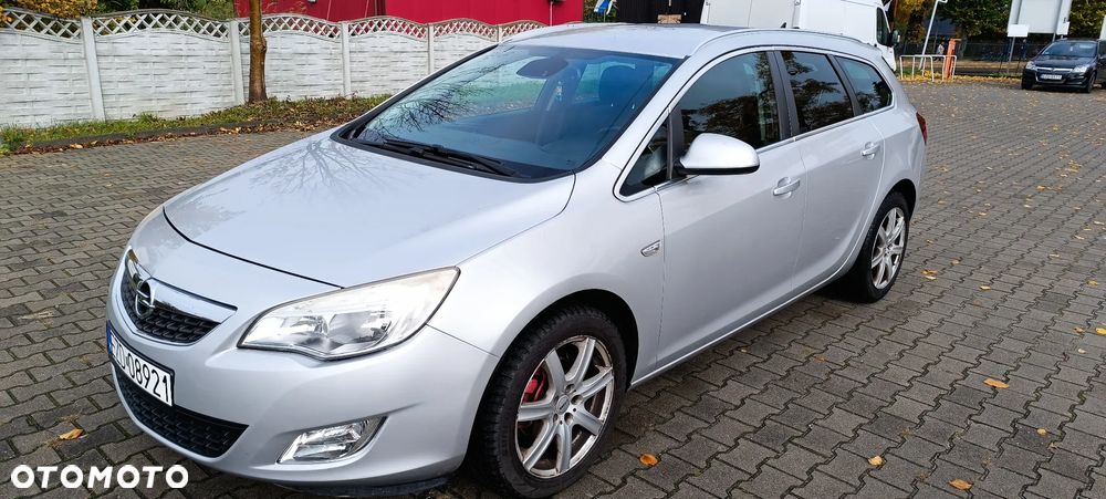Opel Astra IV 1.4 T Cosmo - 1