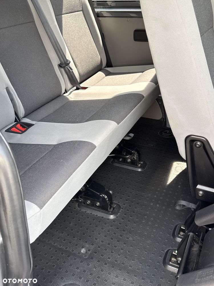 Volkswagen Transporter - 4