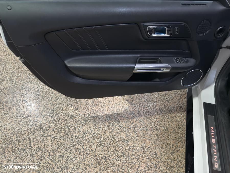 Ford Mustang 2.3i EcoBoost - 4