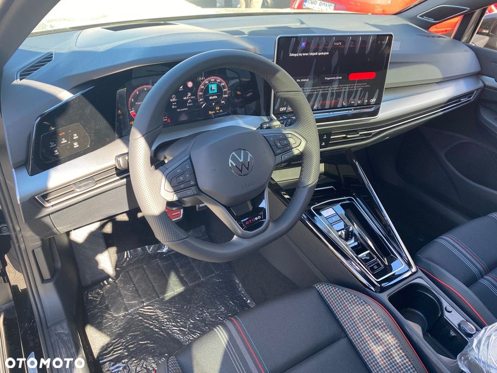 Volkswagen Golf - 8