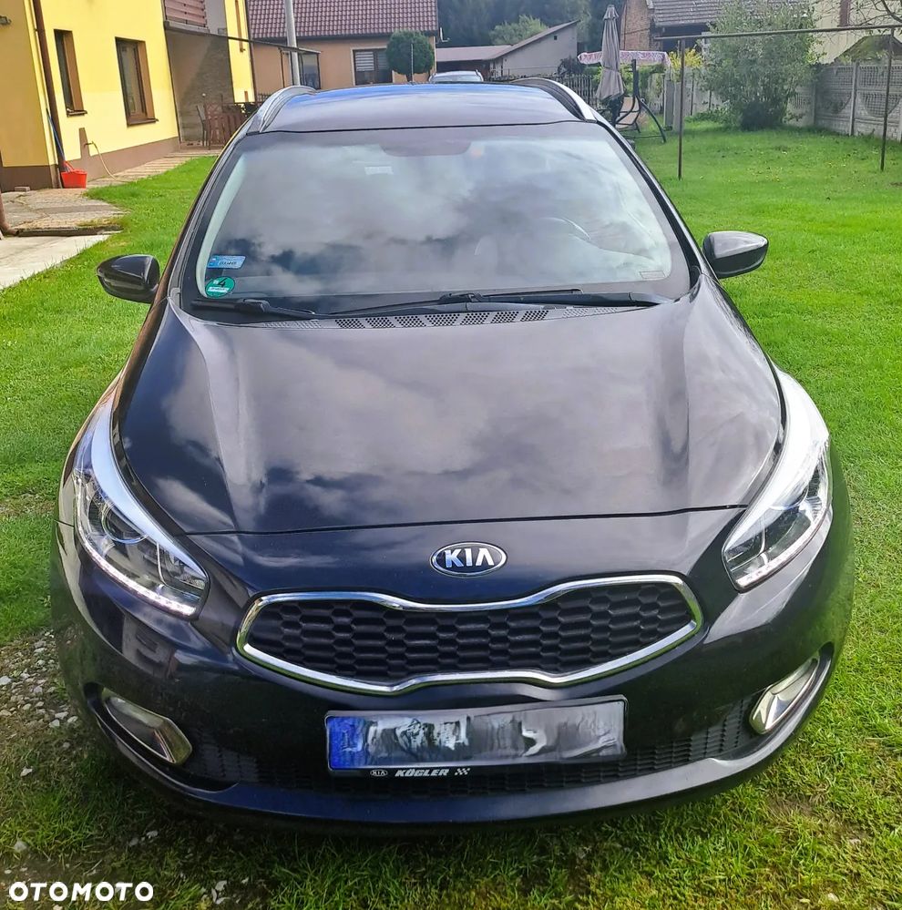 Kia Ceed 1.6 CRDi 128 Dream Team Edition - 1