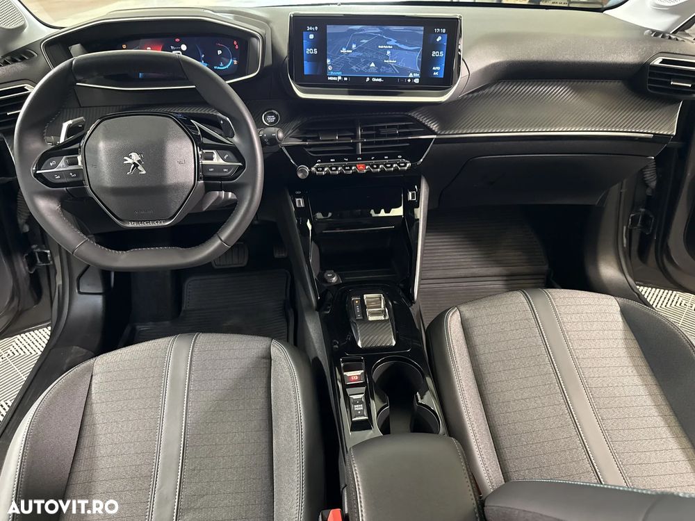 Peugeot 208 - 10