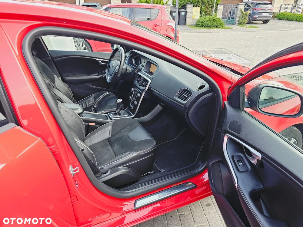 Volvo V40 D2 Drive-E R-Design Momentum - 30