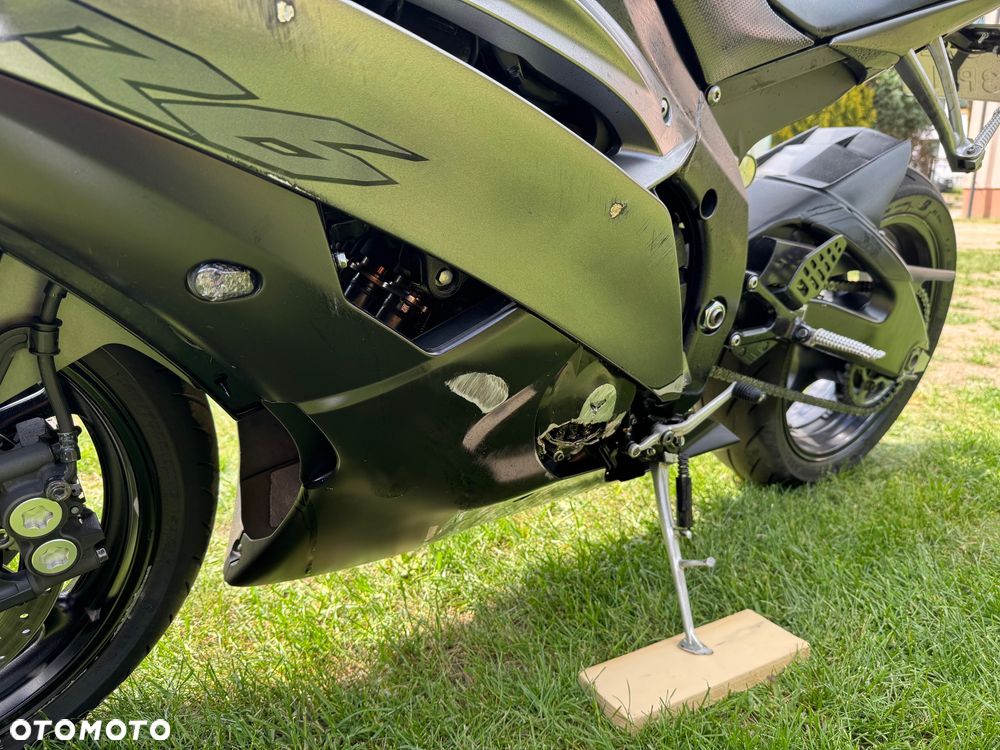 Yamaha R6 - 6