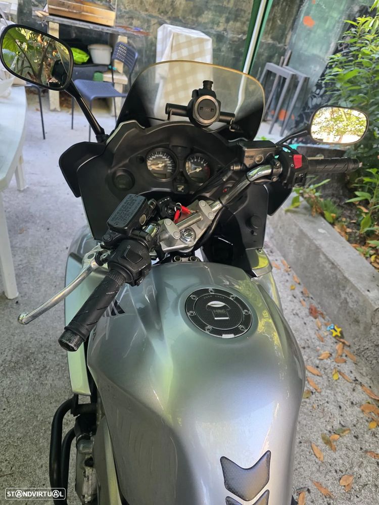 Honda CBF - 2
