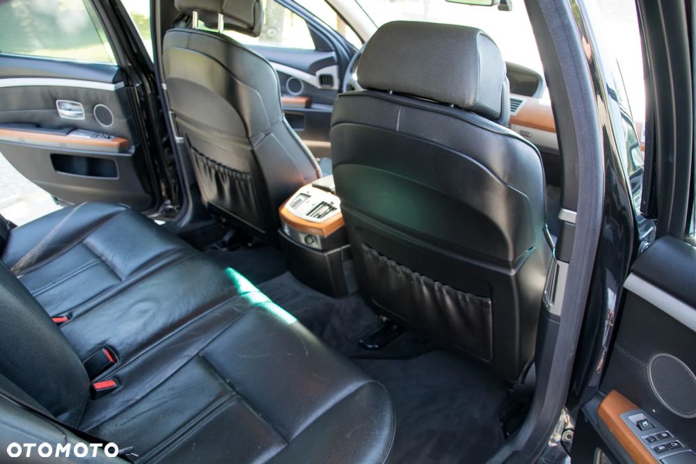 BMW Seria 7 - 10