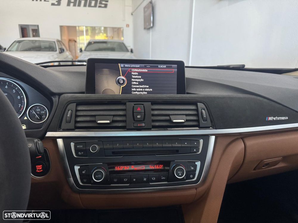 BMW 328 i Auto Pack M - 17