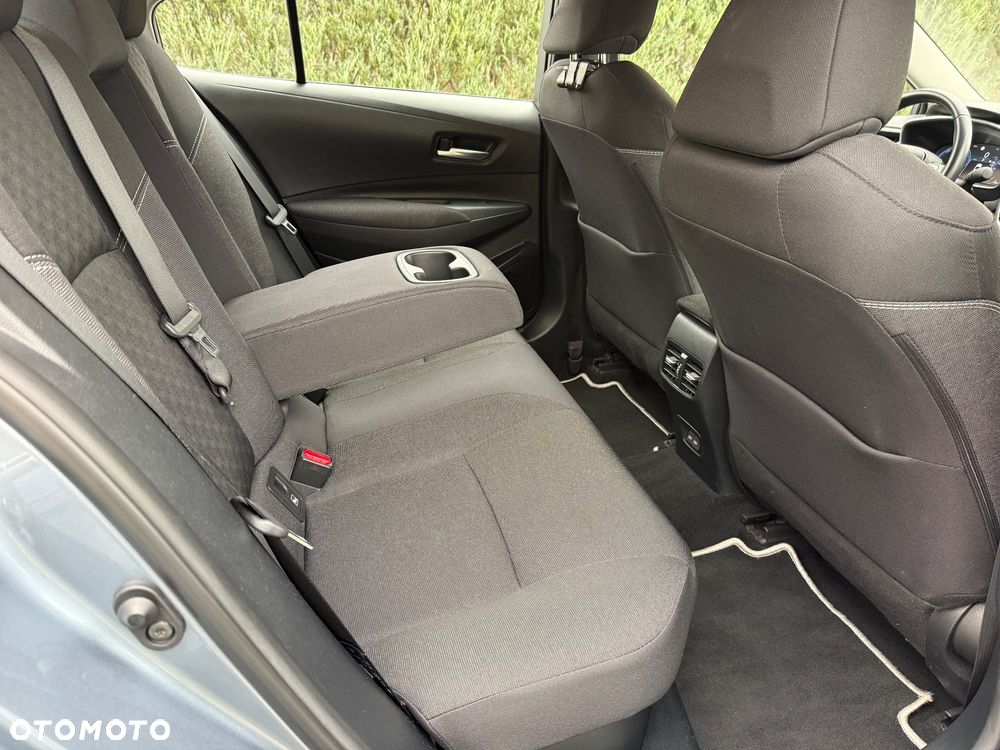 Toyota Corolla 1.8 Hybrid Comfort - 23