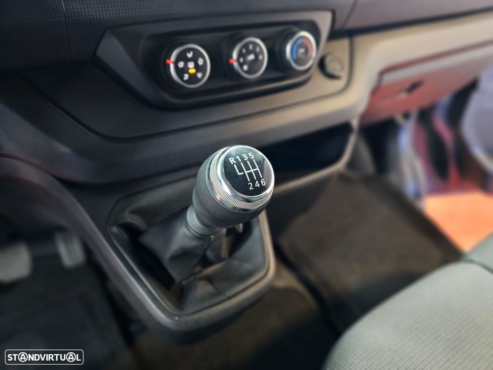 Renault Trafic - 20