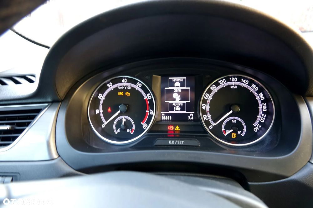 Skoda RAPID 1.0 TSI Style - 14