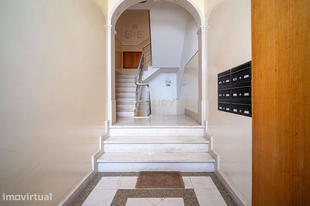 Apartamento T3 com Terraço de 50 m² - Arroios - Lisboa - View 6