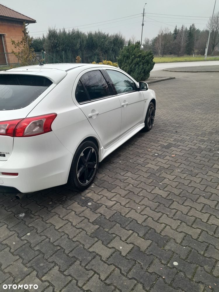 Mitsubishi Lancer 1.6 Invite - 4