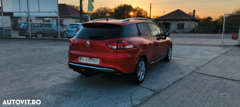 Renault Clio - 10