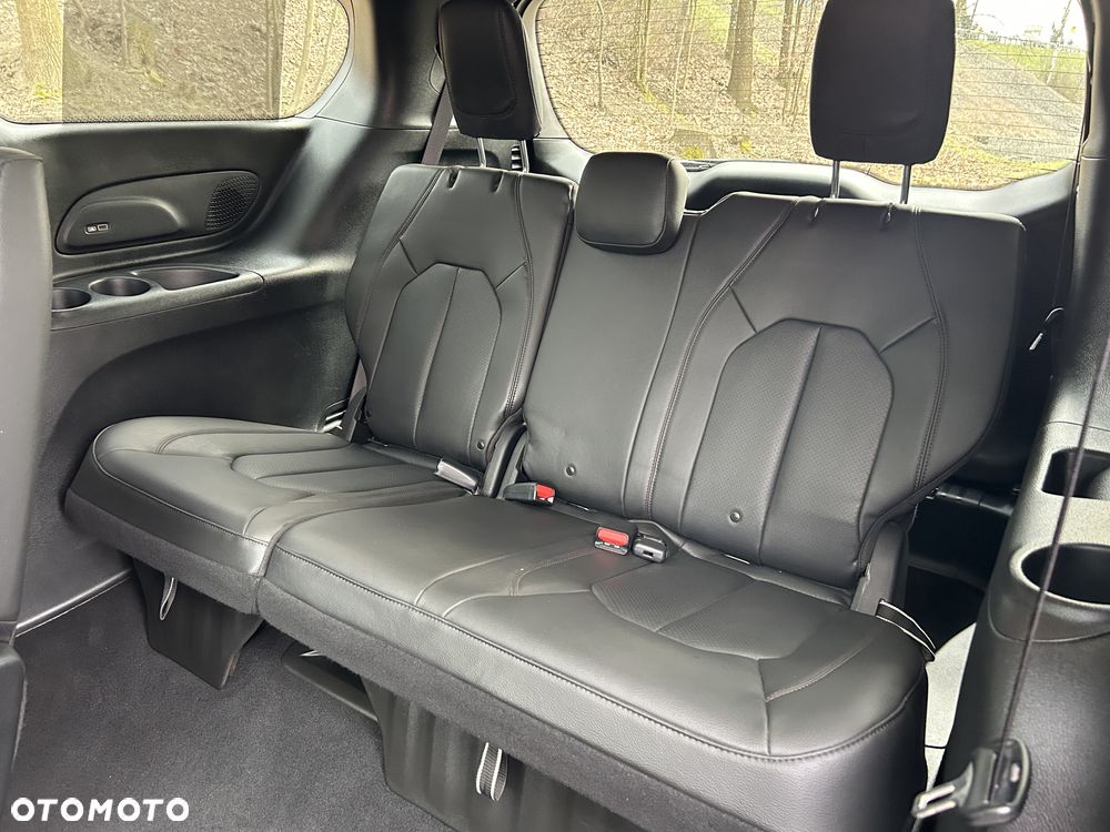 Chrysler Pacifica - 27